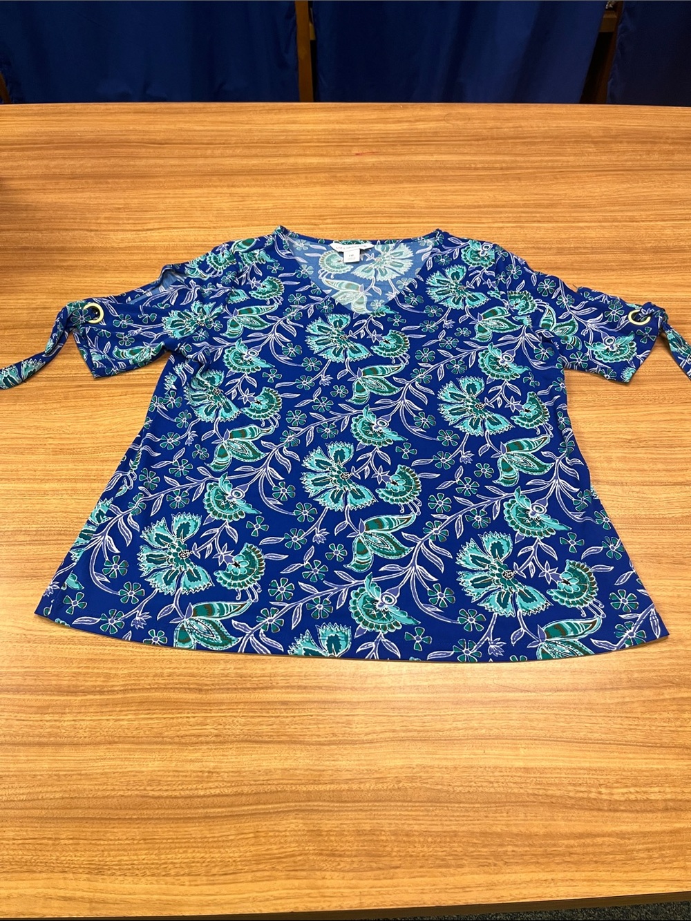Liz Claiborne Blue Floral V-Neck Tie-Sleeve Tunic